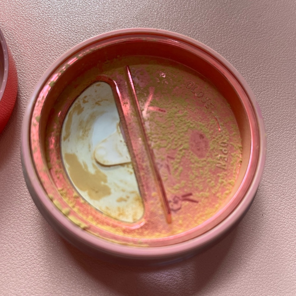 Jeffree Star Magic Star Setting Powder - Picture 3 of 6